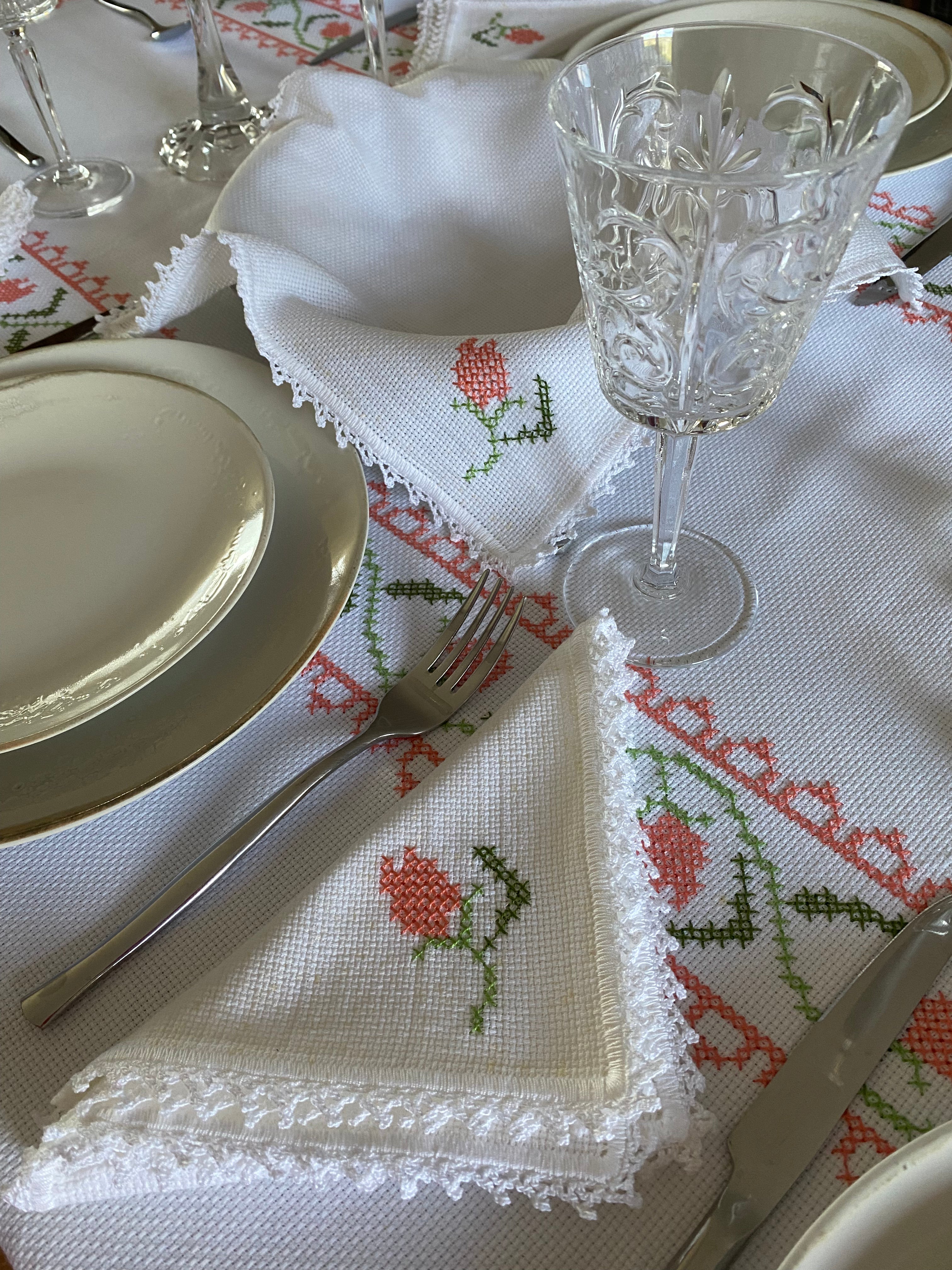 Home Couture Tablecloth Set with Napkins - FRAQAIR