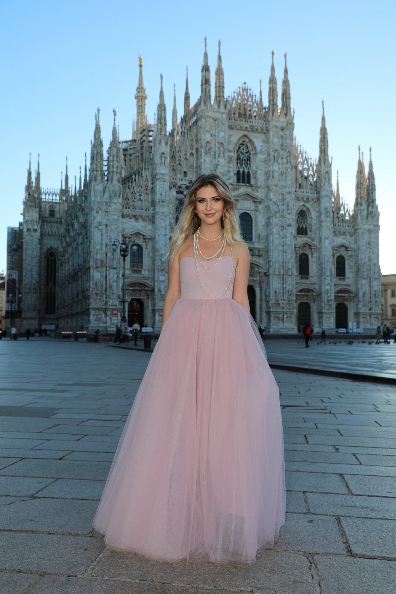 RENT COUTURE DRESS - PRINCESS IN MILAN COUTURE DRESS - FRAQAIR