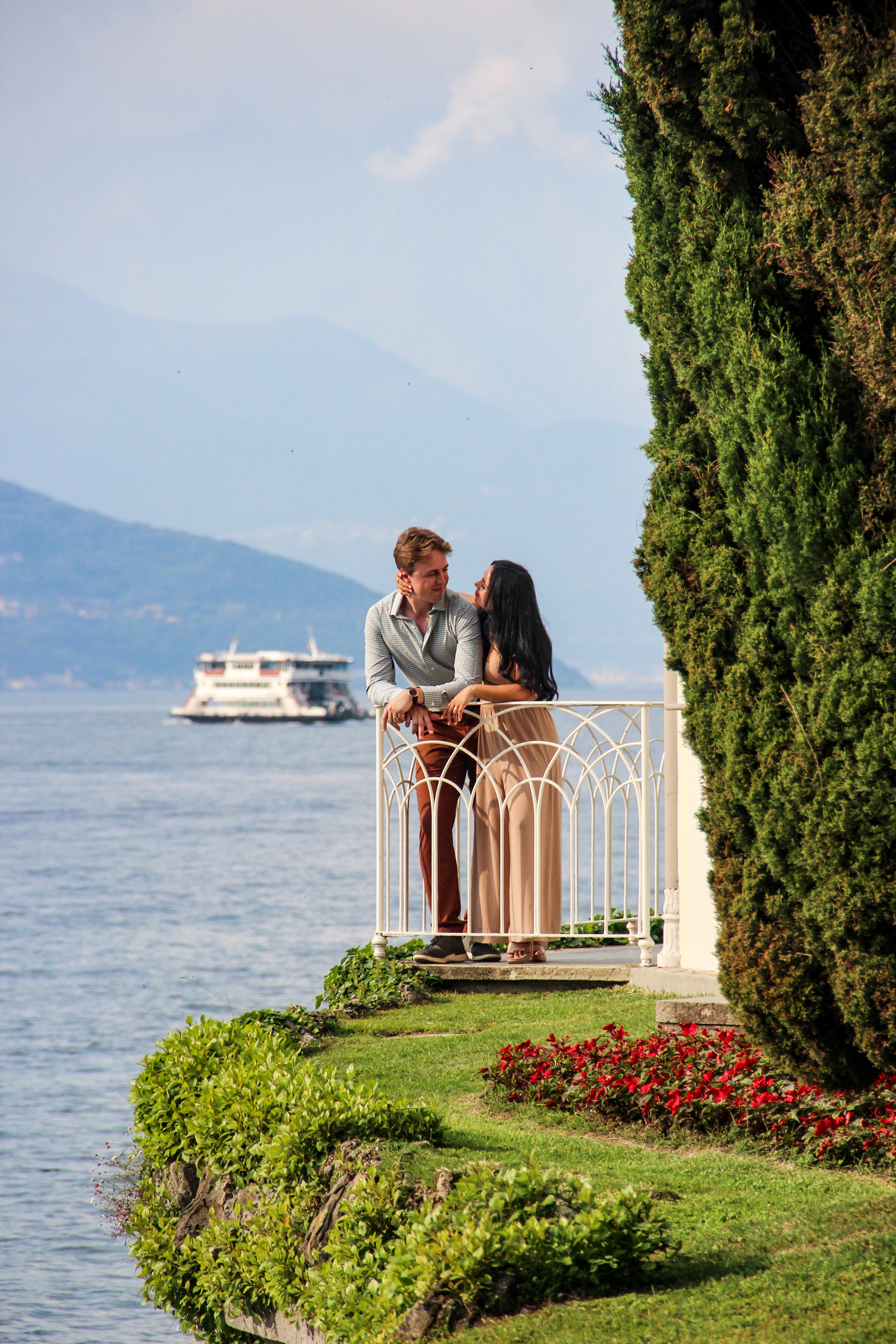 Honeymoon Photo Shoot at Villa Melzi d Eril | Lake Como