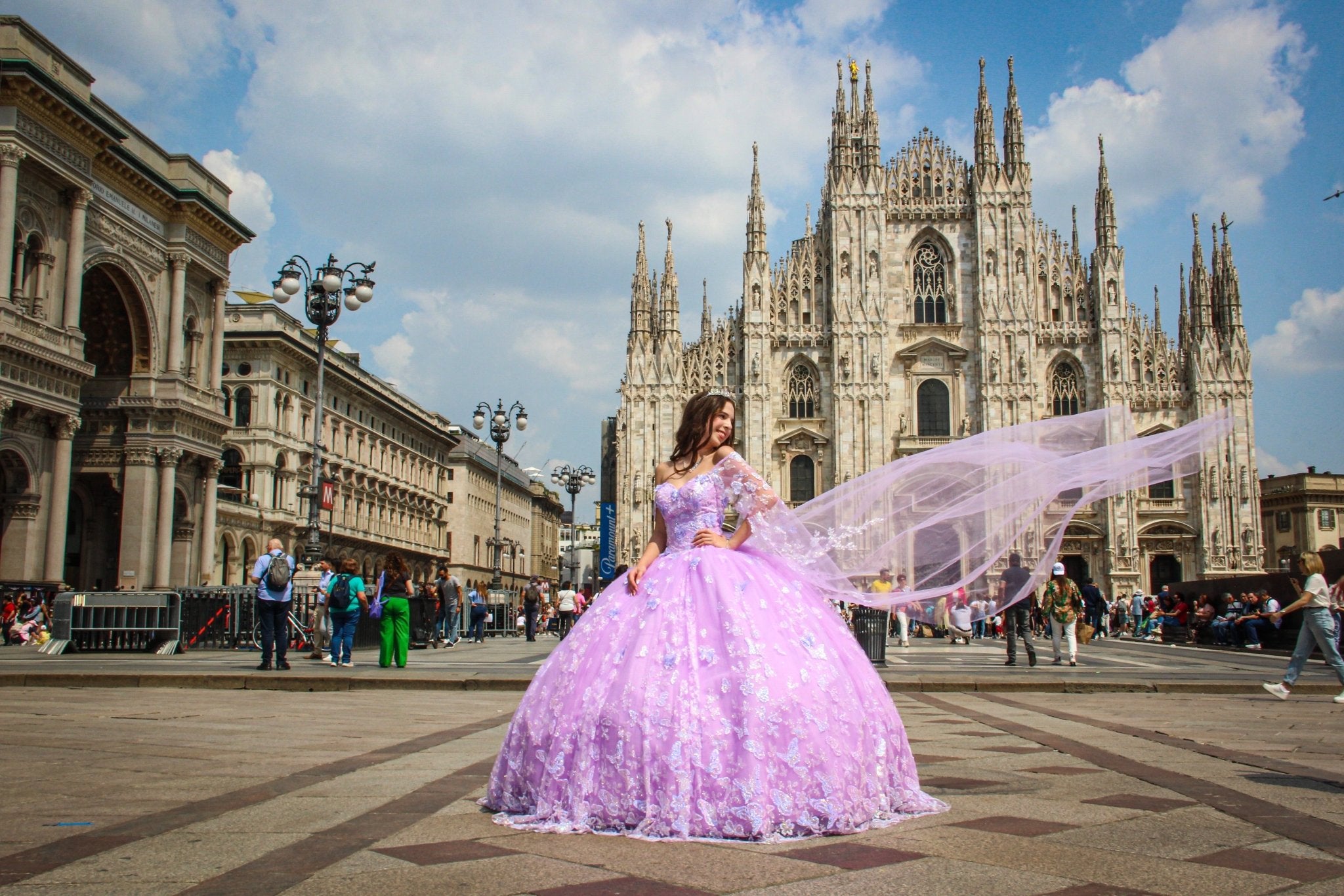 Royal Photo Shoot in Milan - Photographer Milan - FRAQAIR